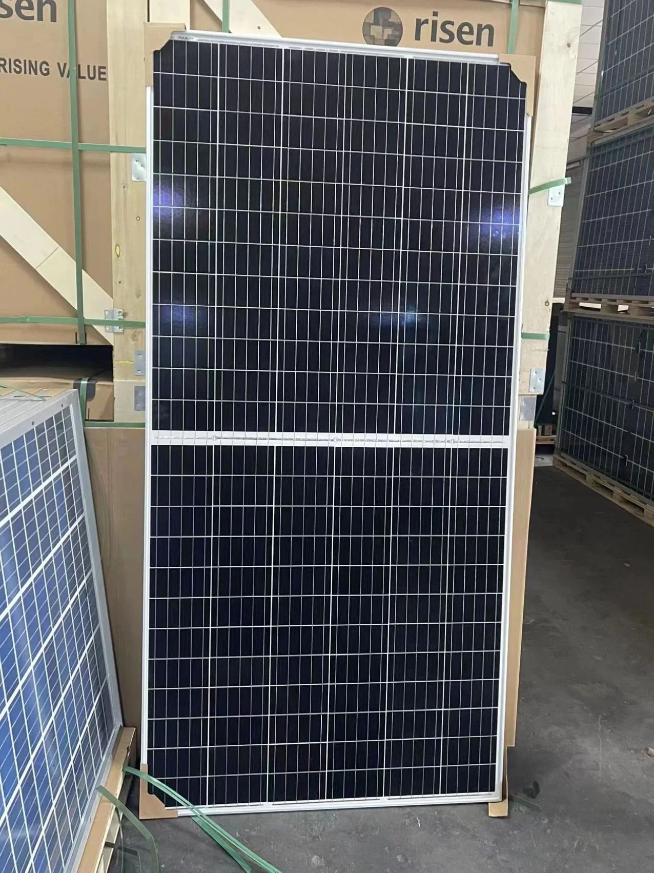 Augmenté/Longi/Jinko/ja solaire/Yingli Trinasolar/canadian/usine de panneaux solaires de marque 585W à 610W,super puissance max de la qualité, la ligne de production automatique,monocristalline