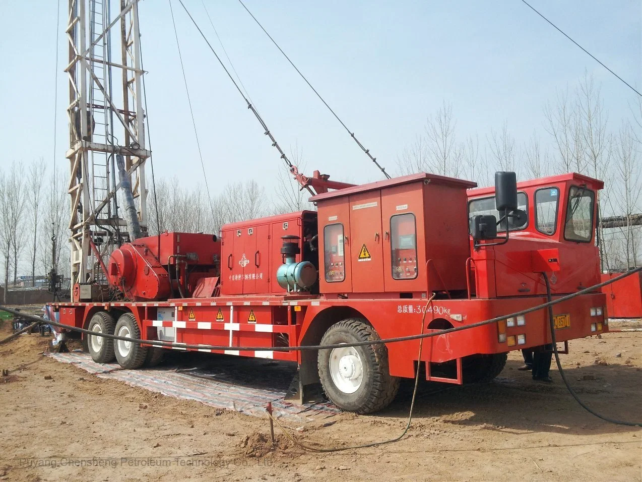 Los motores diesel y reacondicionamiento de batería de alimentación de doble plataforma elevadora Munted torre de perforación de pozos petroleros Service