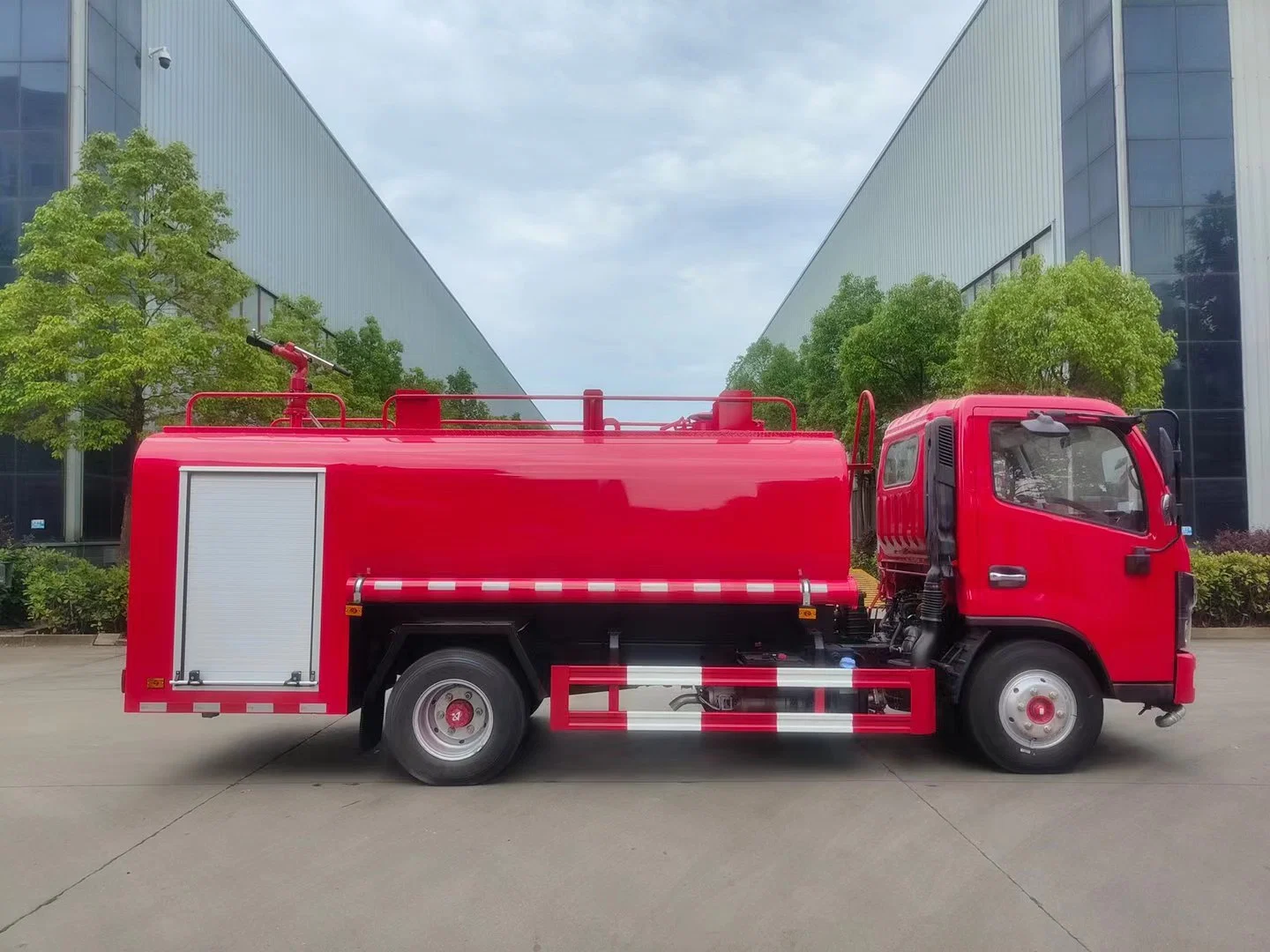 High Pressure Fire Fighting Truck with Water Tanker for Sale