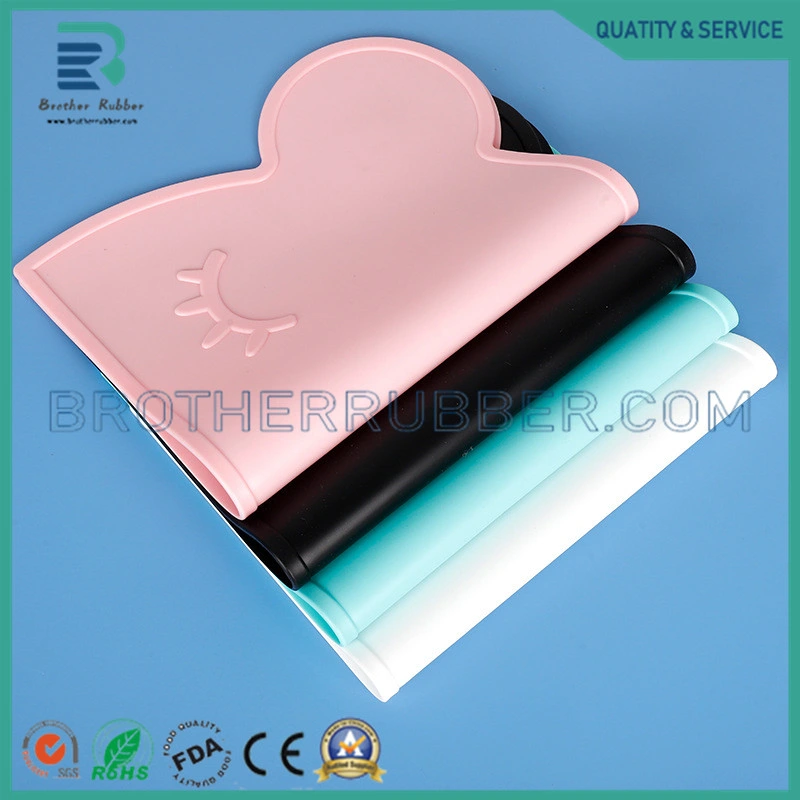 الدب بلاسمات الأطفال المحمولة′ S Lunch Mat Silicone المقاوم للماء وغير المنزلق المشيمة