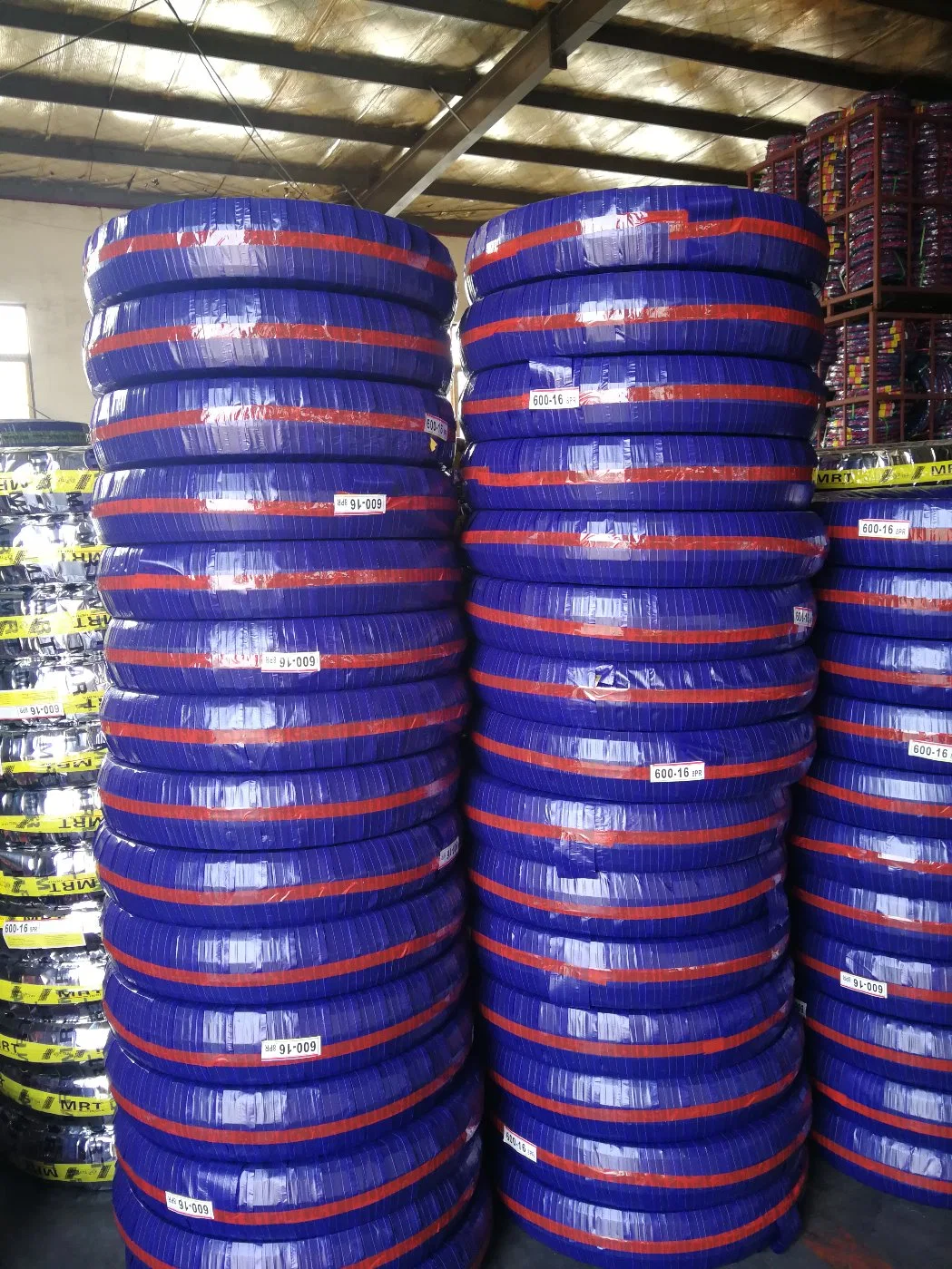 Best Quality of Heavy Duty Truck Tyre with 1100-20