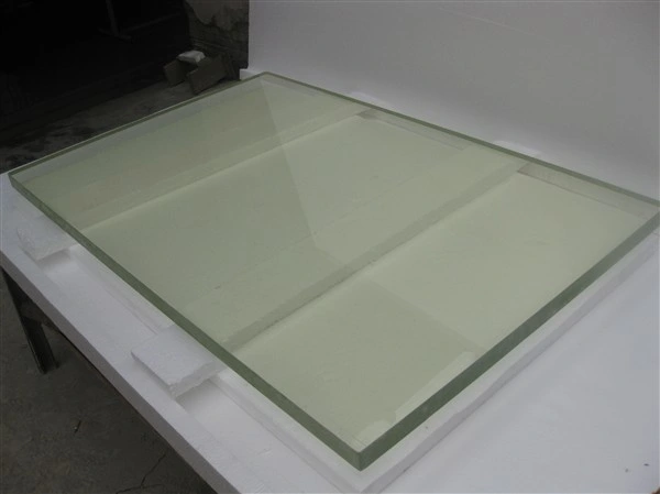 Lead Glass Plate for Radiation Protection in Laboratories