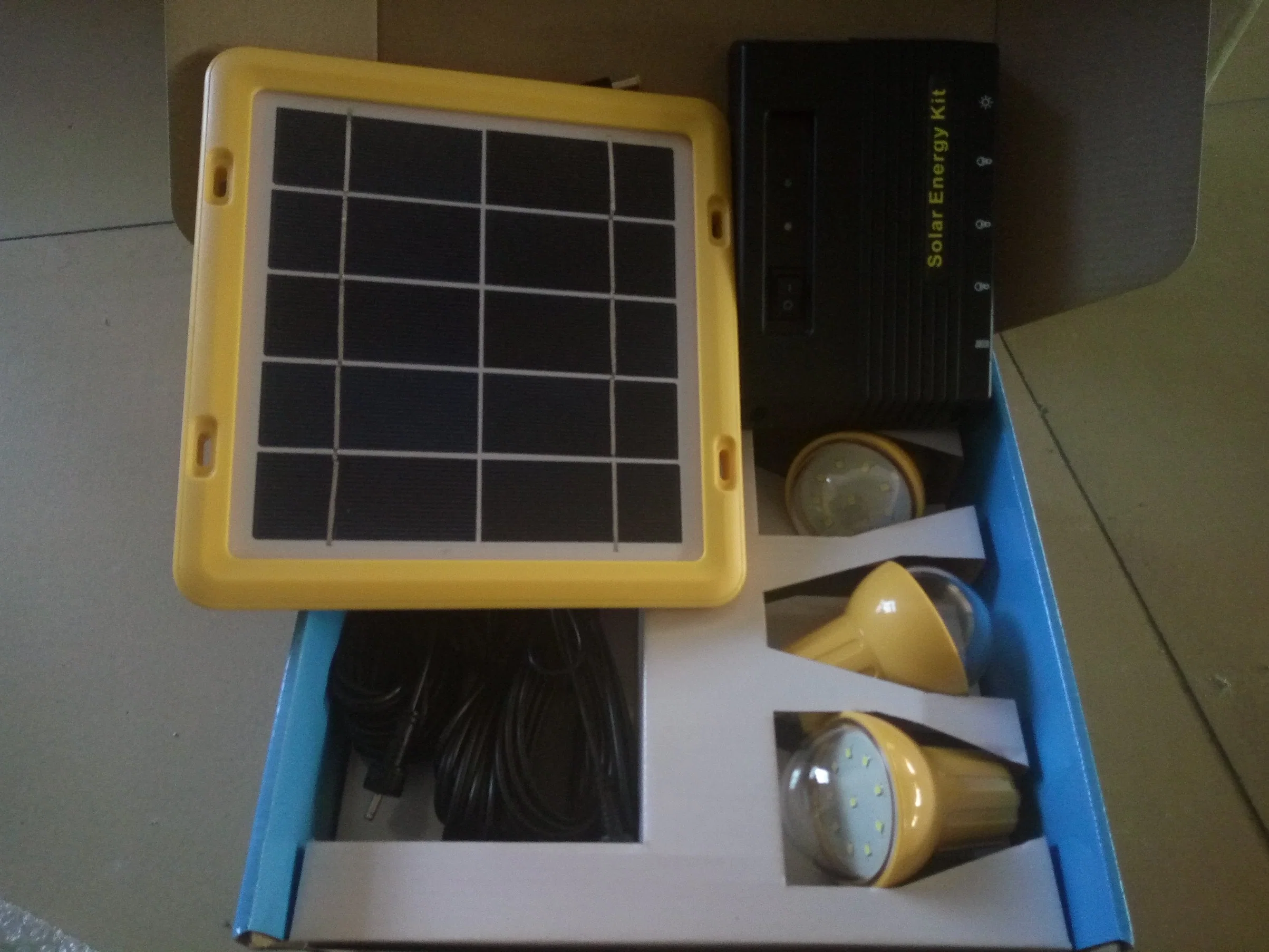 Energy-Saving Solar Power Kit System with Bulbs and Li Battery