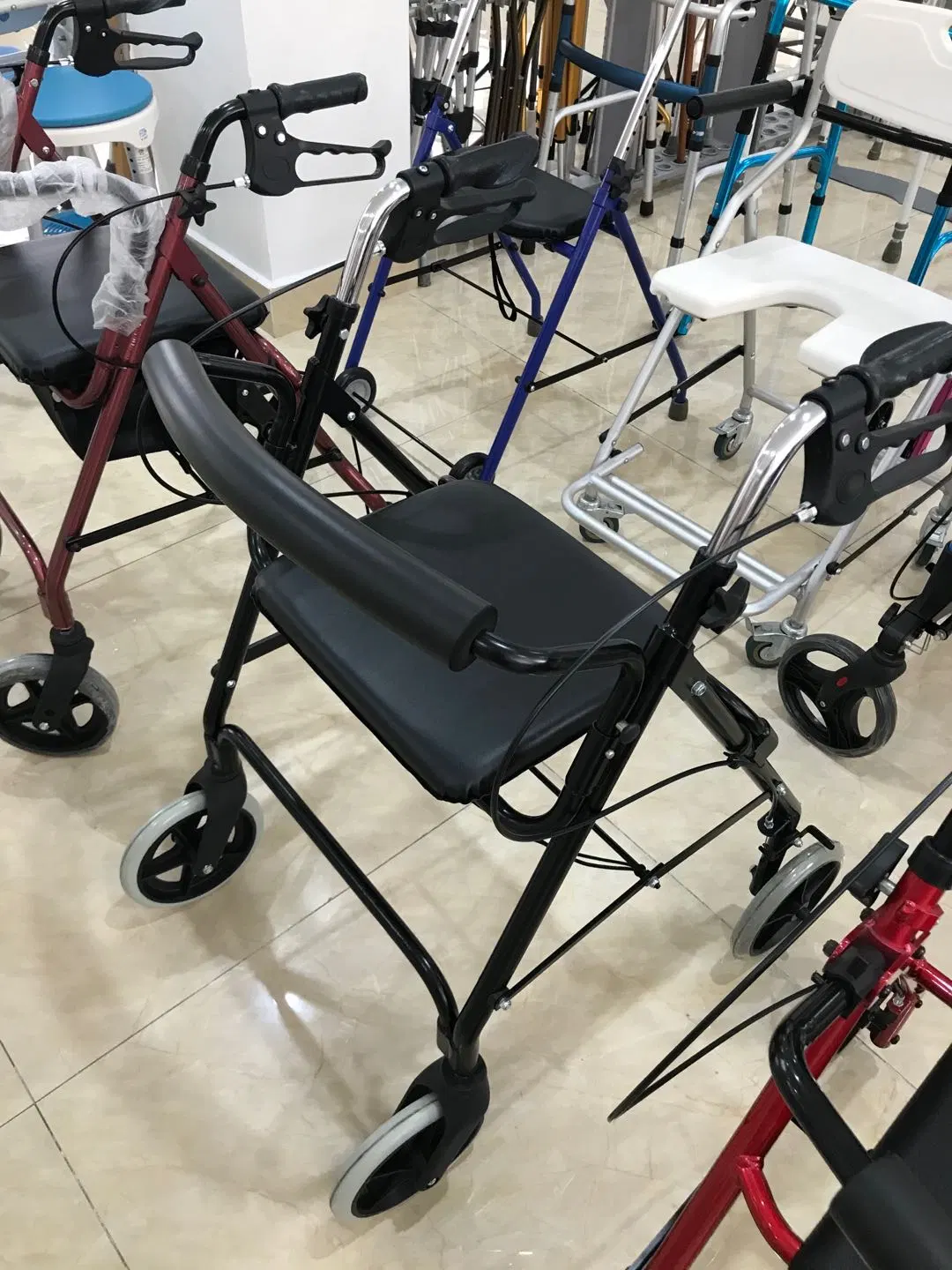 Sale Hospital Selling Steel Rollator Walker with Seat for The Elderly