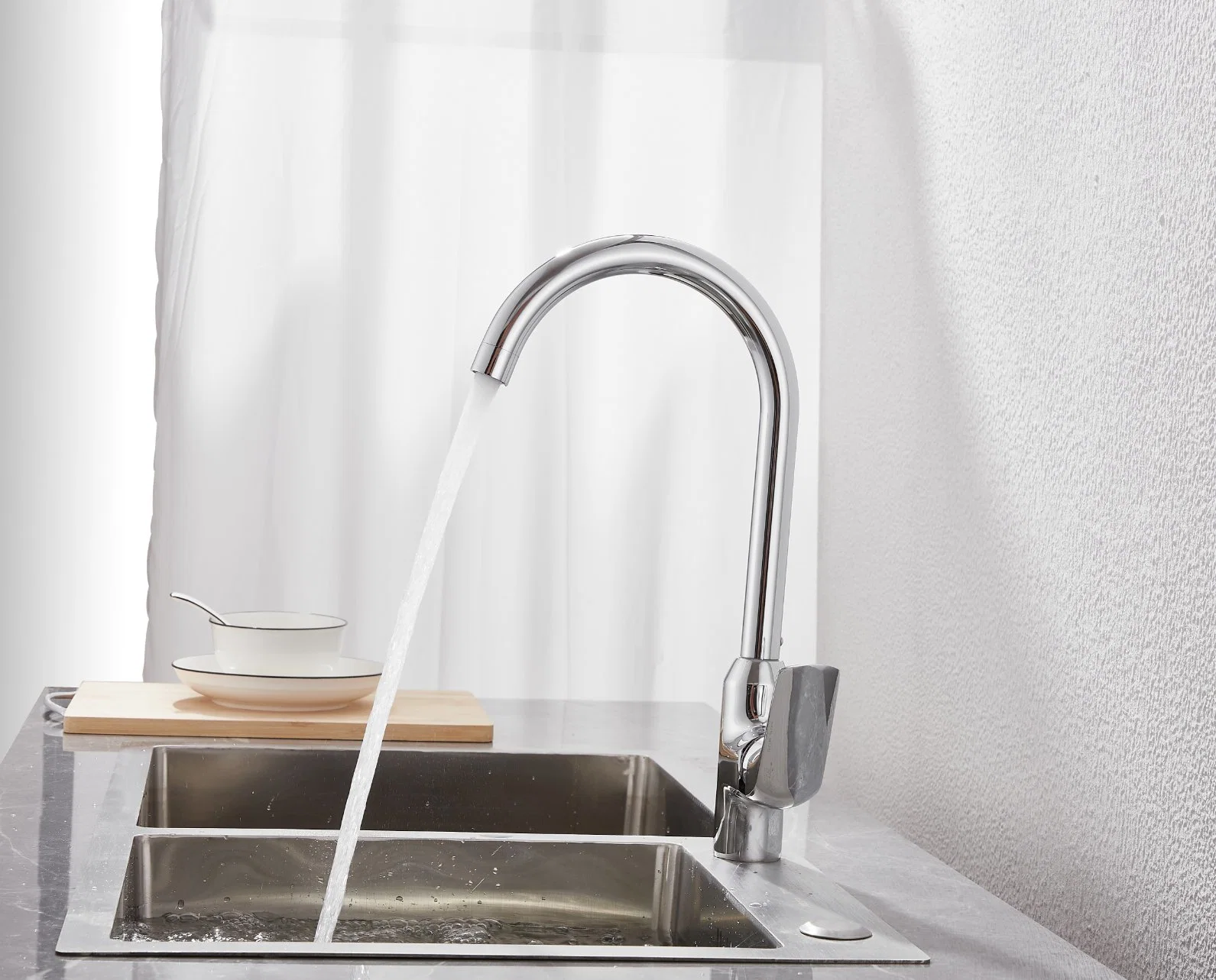 El diseño contemporáneo Huadiao Cocina de lujo grifo mezclador de lavabo Grifo de latón Grifo de agua caliente Accesorios de cocina