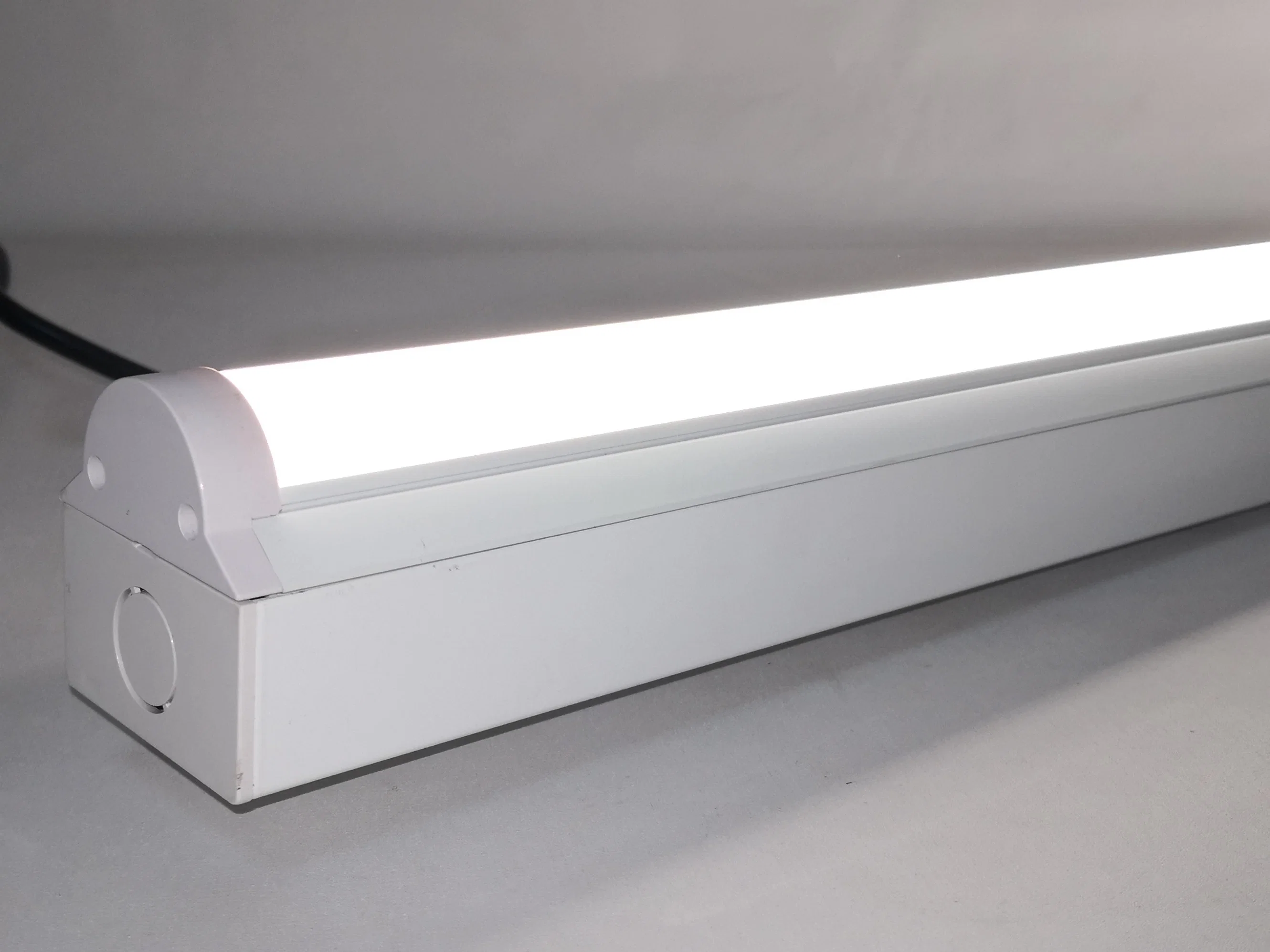 10W 18W 28W 56W 32W 34W 62W 73W 40W T8 Batten LED Linear Batten Light Replace for The Traditional Light