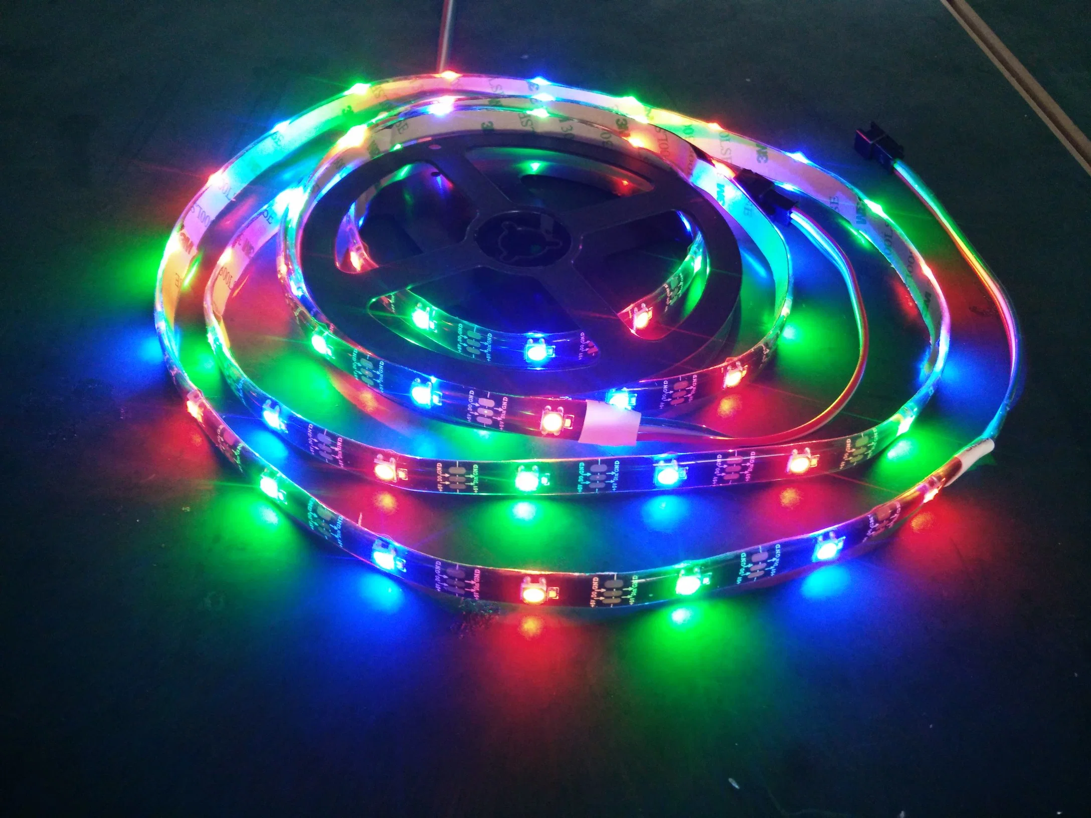 SMD5050 LED Strip Light 60LED/M Super Bright Flexible LED Stripe Tape Lighting with Decoration