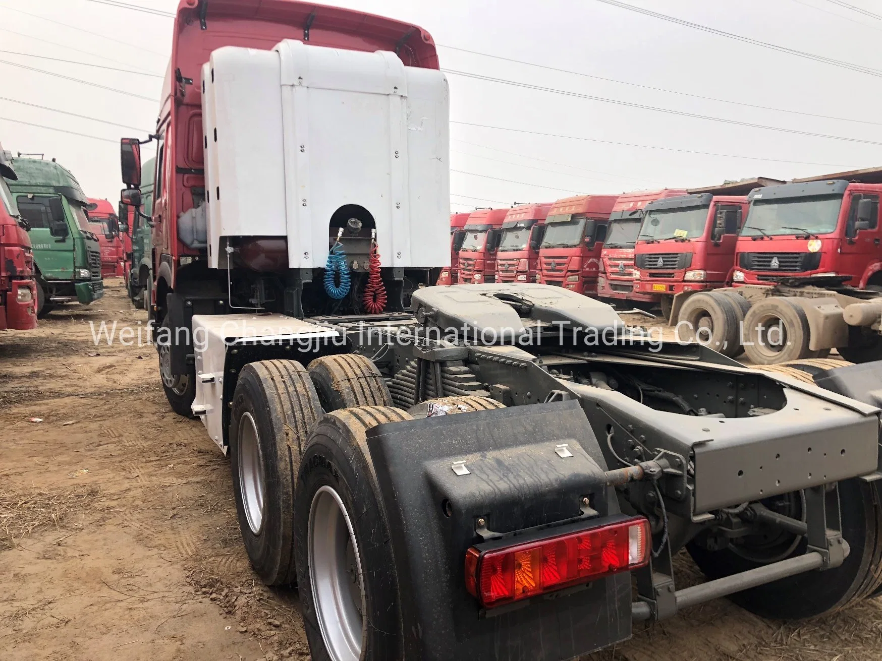 Segunda Mano Sinotruck HOWO 380HP 10 neumáticos 6X4 de GNC camión tractor usado en venta para el mercado de Uzbekistán