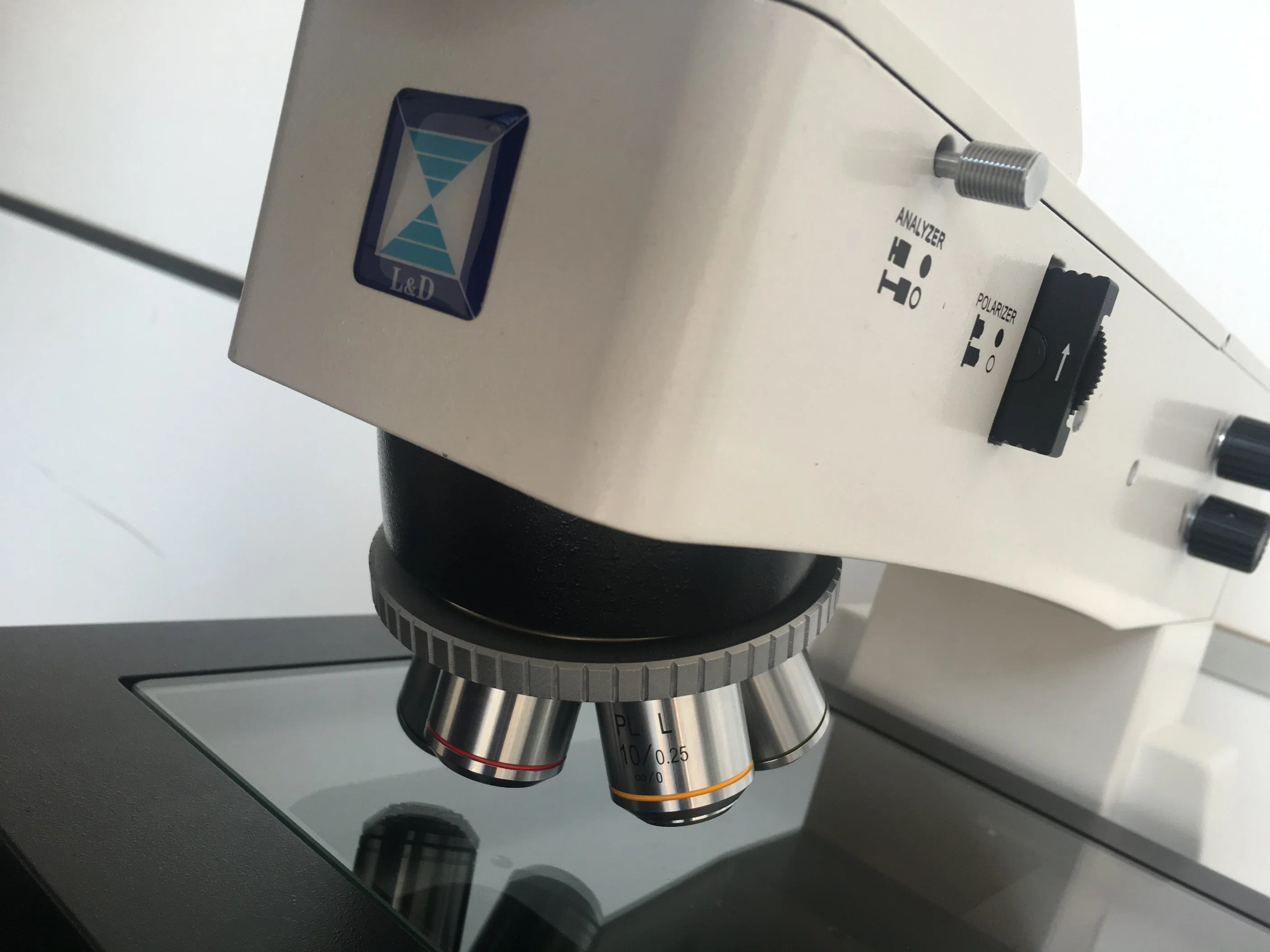 Reflected and Transmitted Illumination Upright Metallurgical Microscope (LM-308)