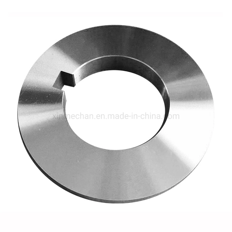 Fabrication de lames de cisaille en acier allié industriel pour la découpe de plaques d'acier.