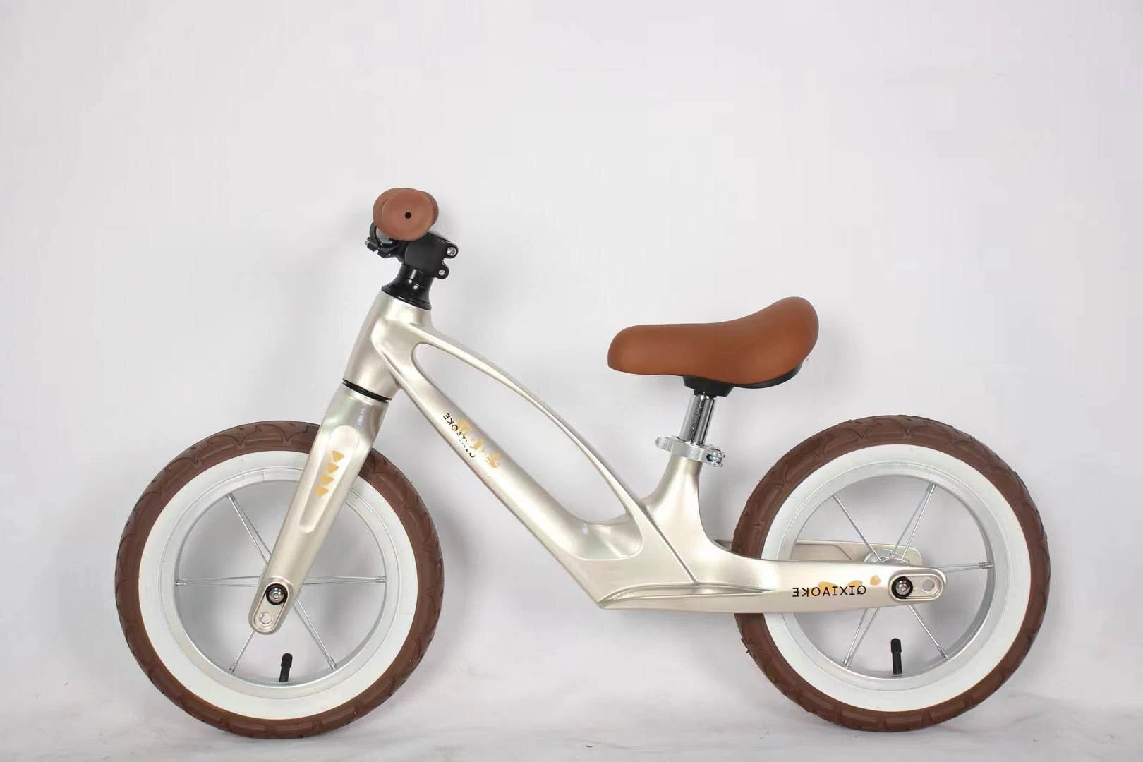 Fabrik Großhandel Farbe Mag Legierung Kinder Balance Fahrrad Kinder Nein Tretrad