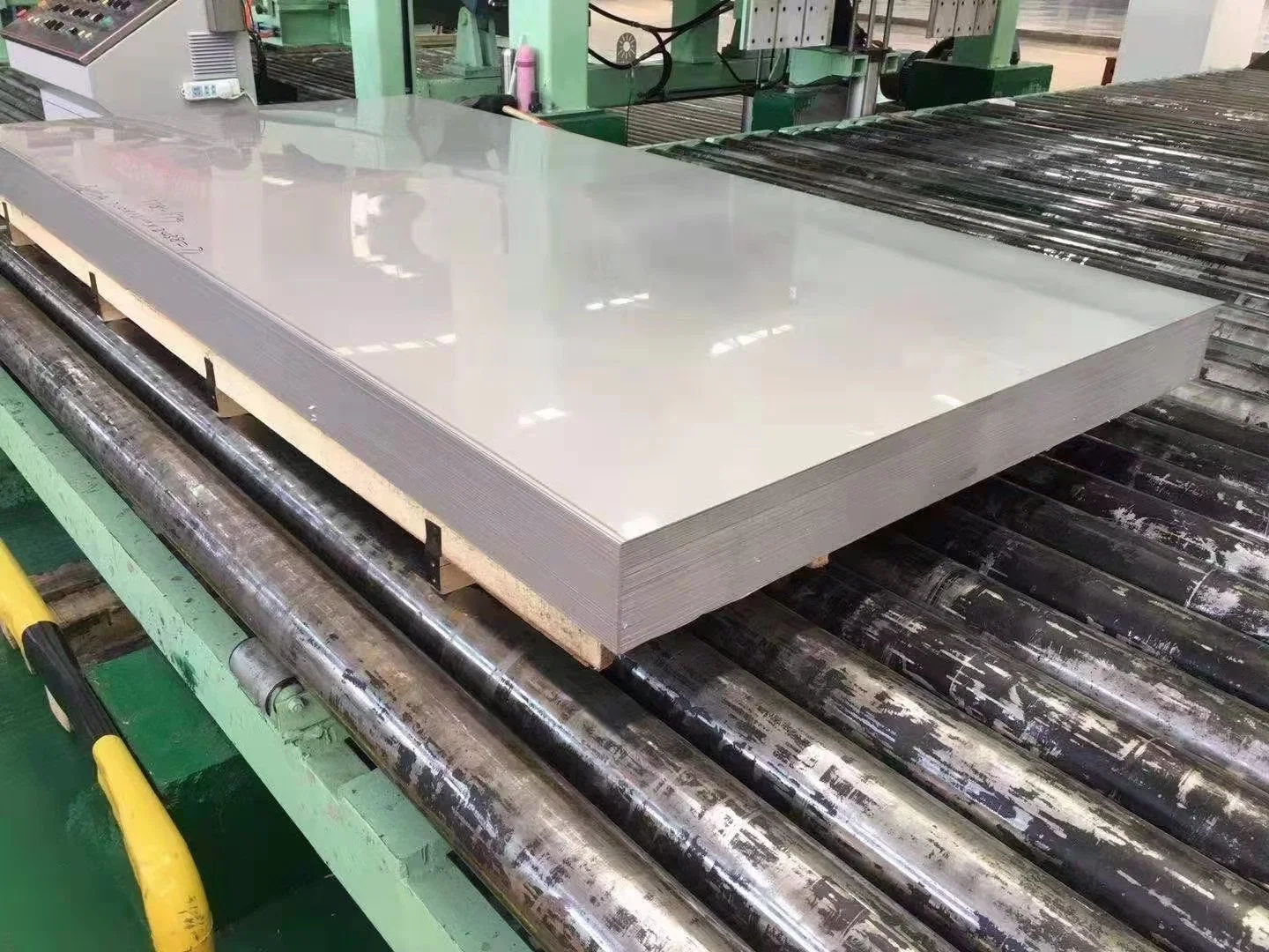 ASTM AISI JIS 201 202 2205 304 316L 310S 410 430 Stainless Steel Coil/Stainless Steel Plate/Stainless Steel Strip No. 1 2b 4K 8K Surface Brushed Laminated