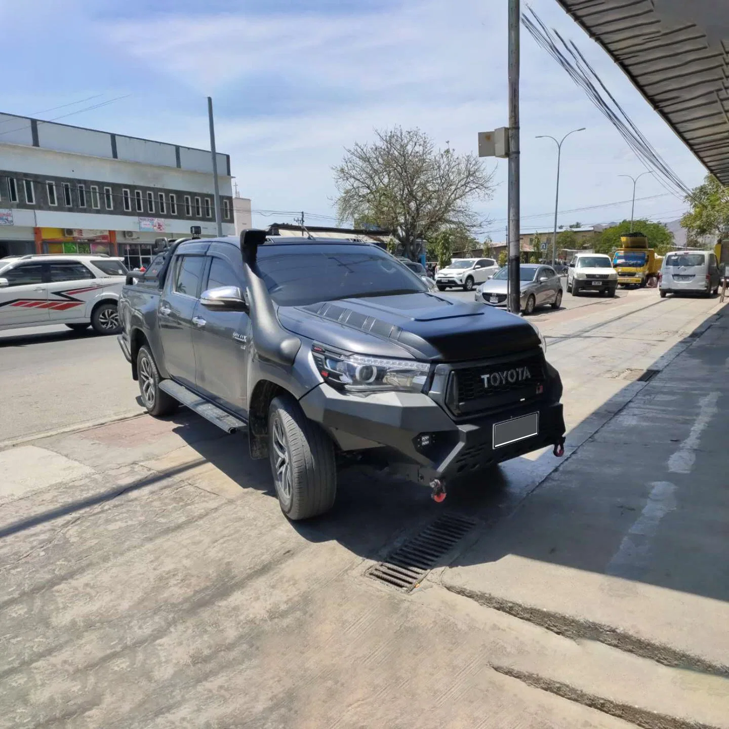 قطع غيار السيارات الأمامية والخلفية بار الثور تويوتا Hilux Rocco 2019+