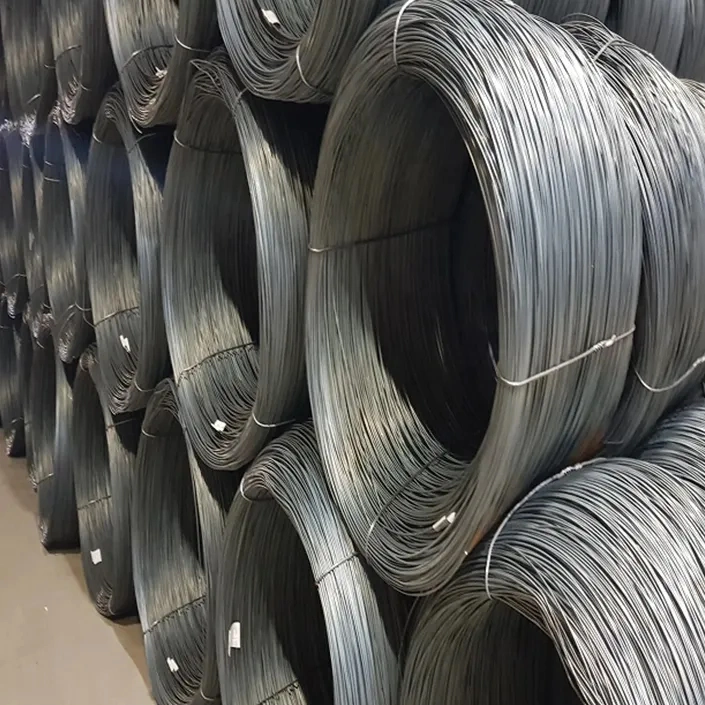 Alambre de acero galvanizado en caliente con recubrimiento de zinc con AISI 1008 1006 0.3mm 2mm 4mm 6.5mm ASTM 6 8 9 10 12 14 18 20 Gauge en alambre de púas Cable eléctrico para perchas