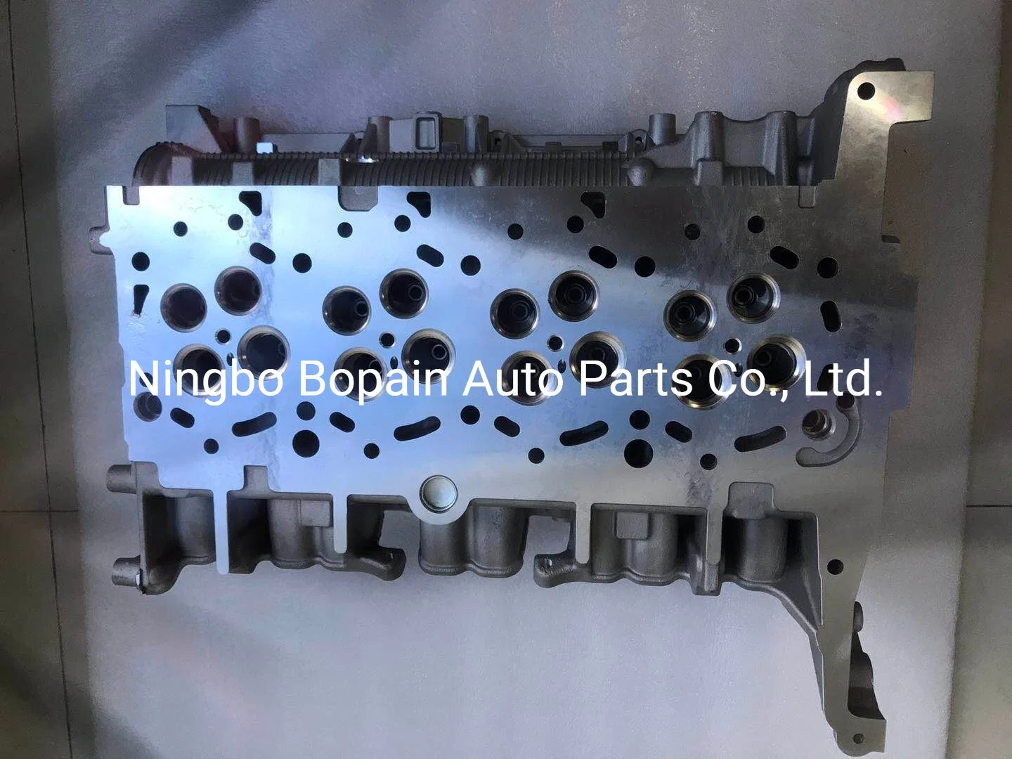 V348 Cylinder Head for Ford 2.2tdi 16V Diesel OE 1740108 1717606 Bk3q6c032ad Lr037049 Lr029711 U2y010100A U2y010yf0 Amc 908758