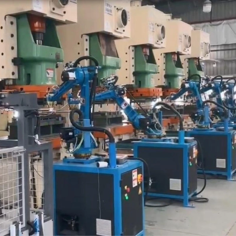 La vente de l'Estampage de perforation en usine Appuyez sur le bras du robot avec chargeur de réglage de niveau de la machine Decoiler Servo