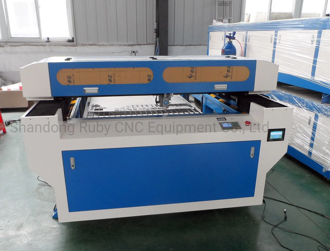 CO2 300W 500W 600W Laser for Wood Metal Steel Acrylic Leather Fabric CNC Cutting