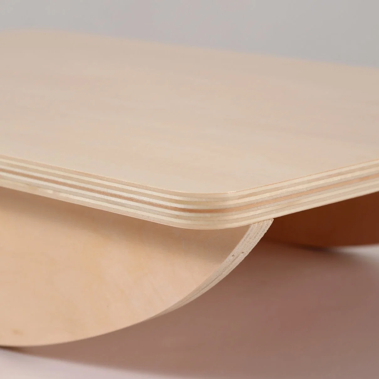 Vente chaude Curvy bascule en bois solides Balance Board pour les enfants