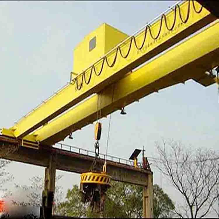 Qp Type Double Girder with Electromagnetic Grab Electric Walking Crane