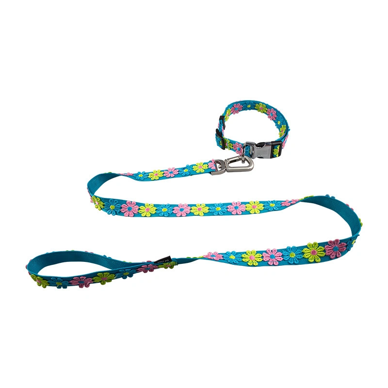 Wholesale/Supplier Pet Products Knit Pet Dog Leash Dog Collar with Flowers Decoration