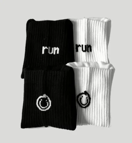 Wholesale/Supplier Cotton Unisex White Black Pure Color Socks Custom Logo Sports Socks