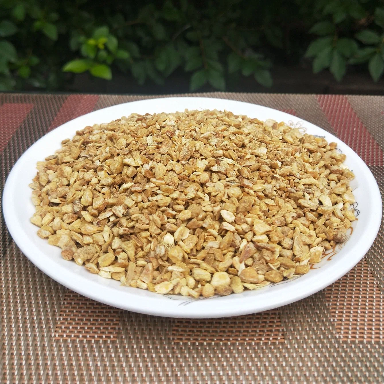 Chinese Herbal Medicine OEM Natural Dried Ginger Granules Shredded Ginger