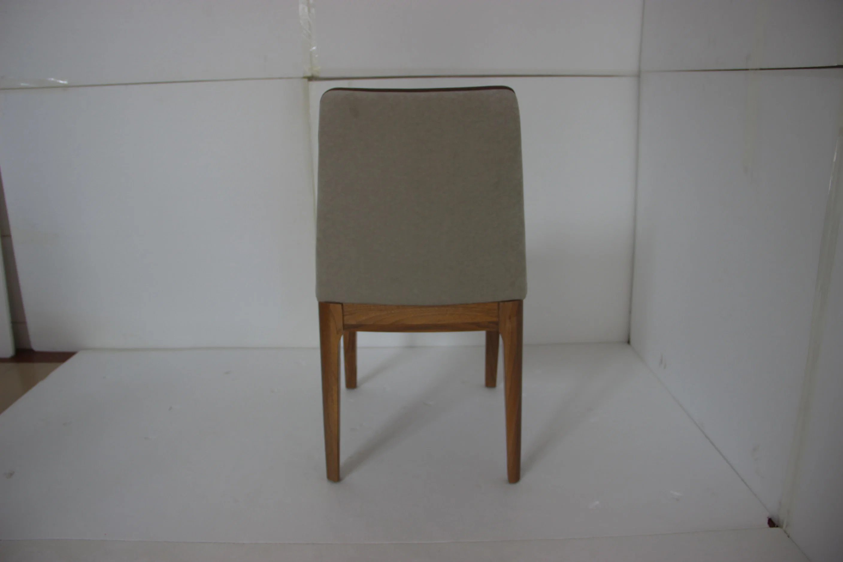 Wooden Legs Stereo Type Chairs Furniture