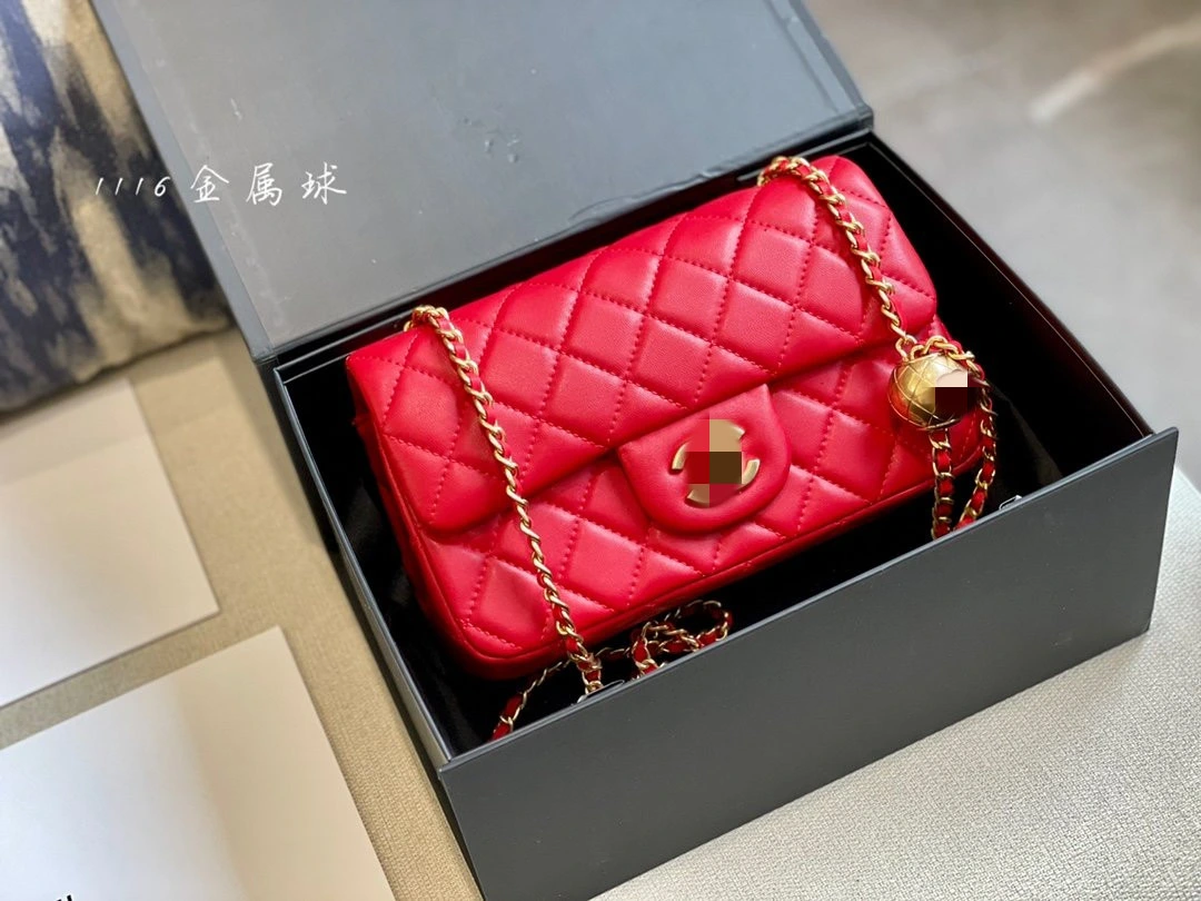 Hot Seller 2021 Guangzhou Luxury Fashion Cc''s Quilted Design Women Cross Bag for Girl with Metal Closure