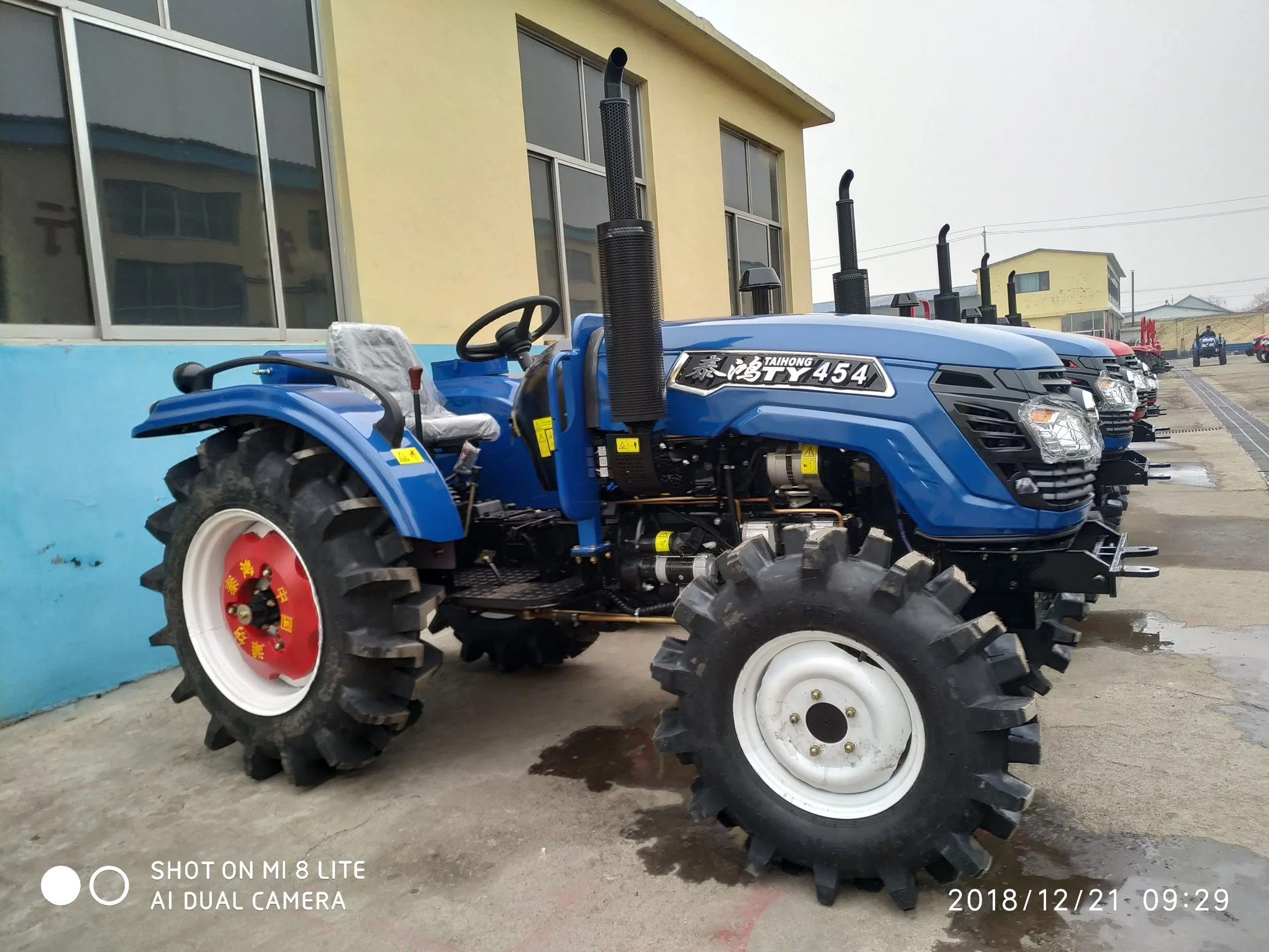 Chinese Tractor Factory Supply 45HP Tractor, Farm Tractor, 4 Wheel Drive Agriculture Tractor, Mini Tractor for Greenhouse, Garden Loader