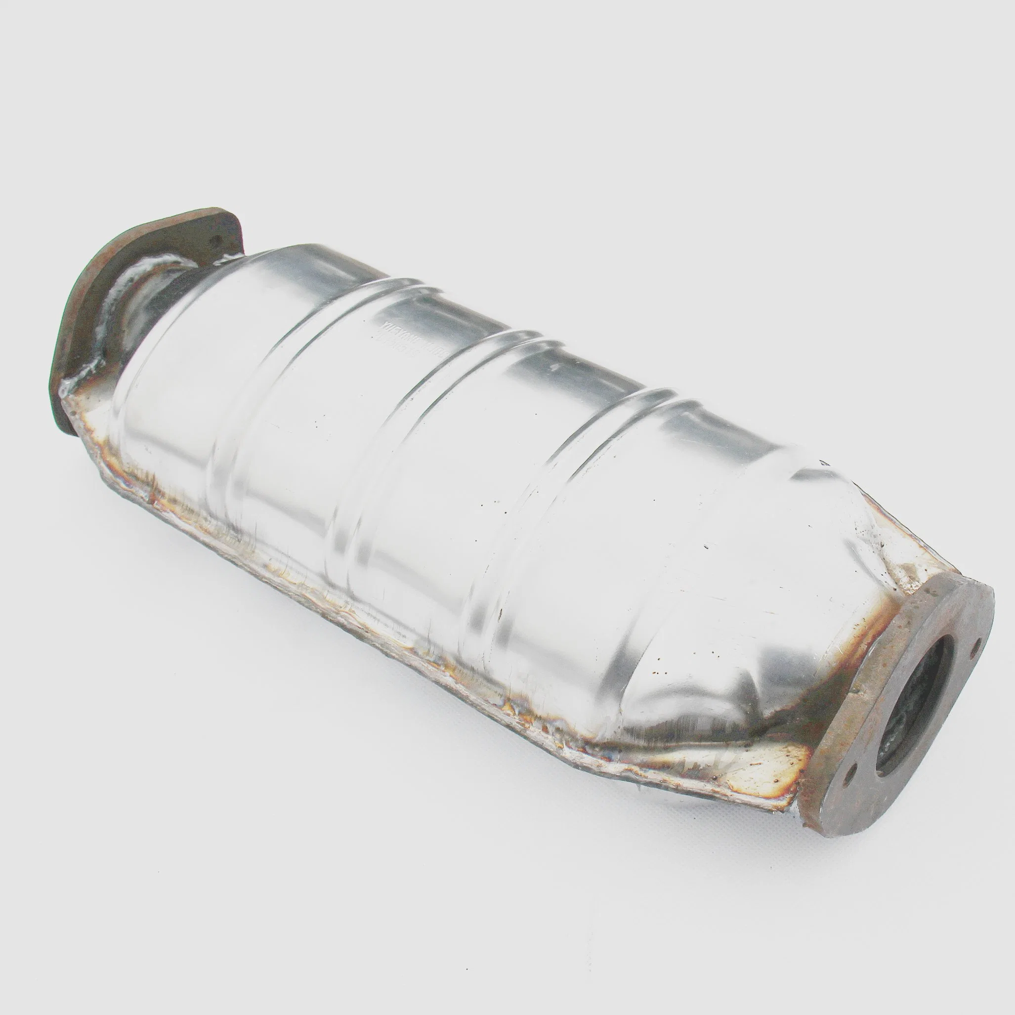 Direct Wholesale/Supplier Euro Catalytic Converter Car Catalytic Converter Price Metal Carrier for Nissan