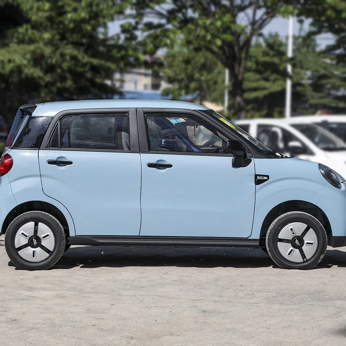 Veículo elétrico CEE Plug-in de luxo Hot Sale para utilização em adultos Electriccar para Família Ling Bao Box Liqingzhao novo Mini-carro