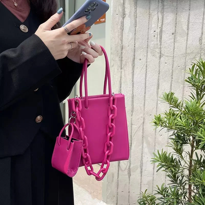 Les femmes de la mode rétro en plastique de la chaîne d'épaisseur de résine acrylique chaîne sac sac pour accessoires de décoration de la poignée de Lady sac à main