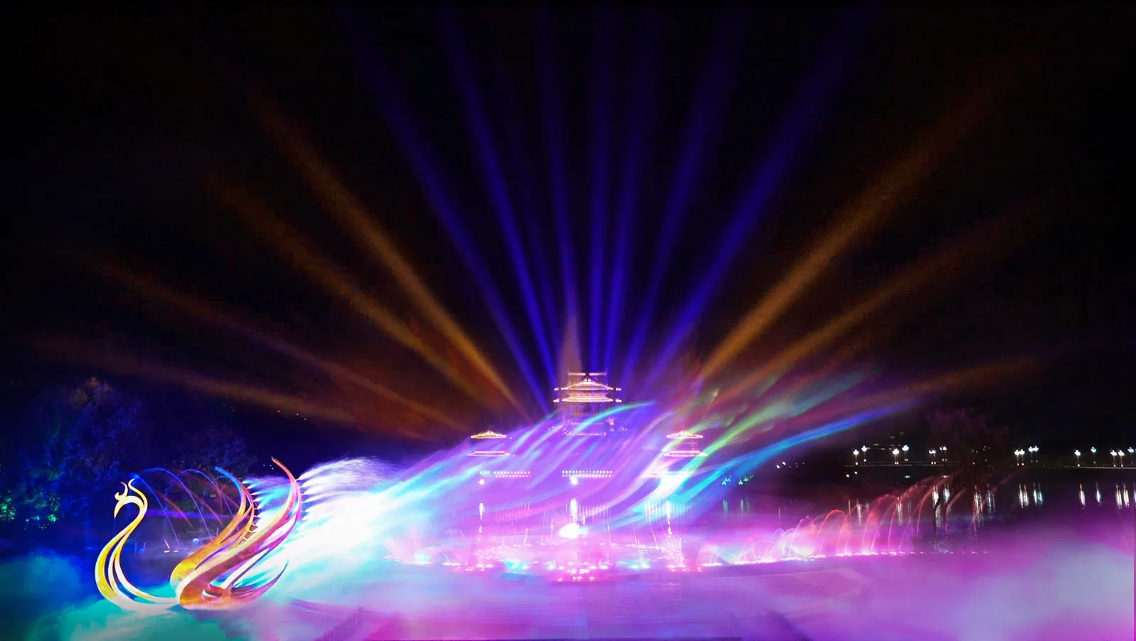В темное время суток по воде Музыкальный Фонтан шоу с лазерными принтерами света субъектов потрясающее шоу производительности внутри и вне помещений