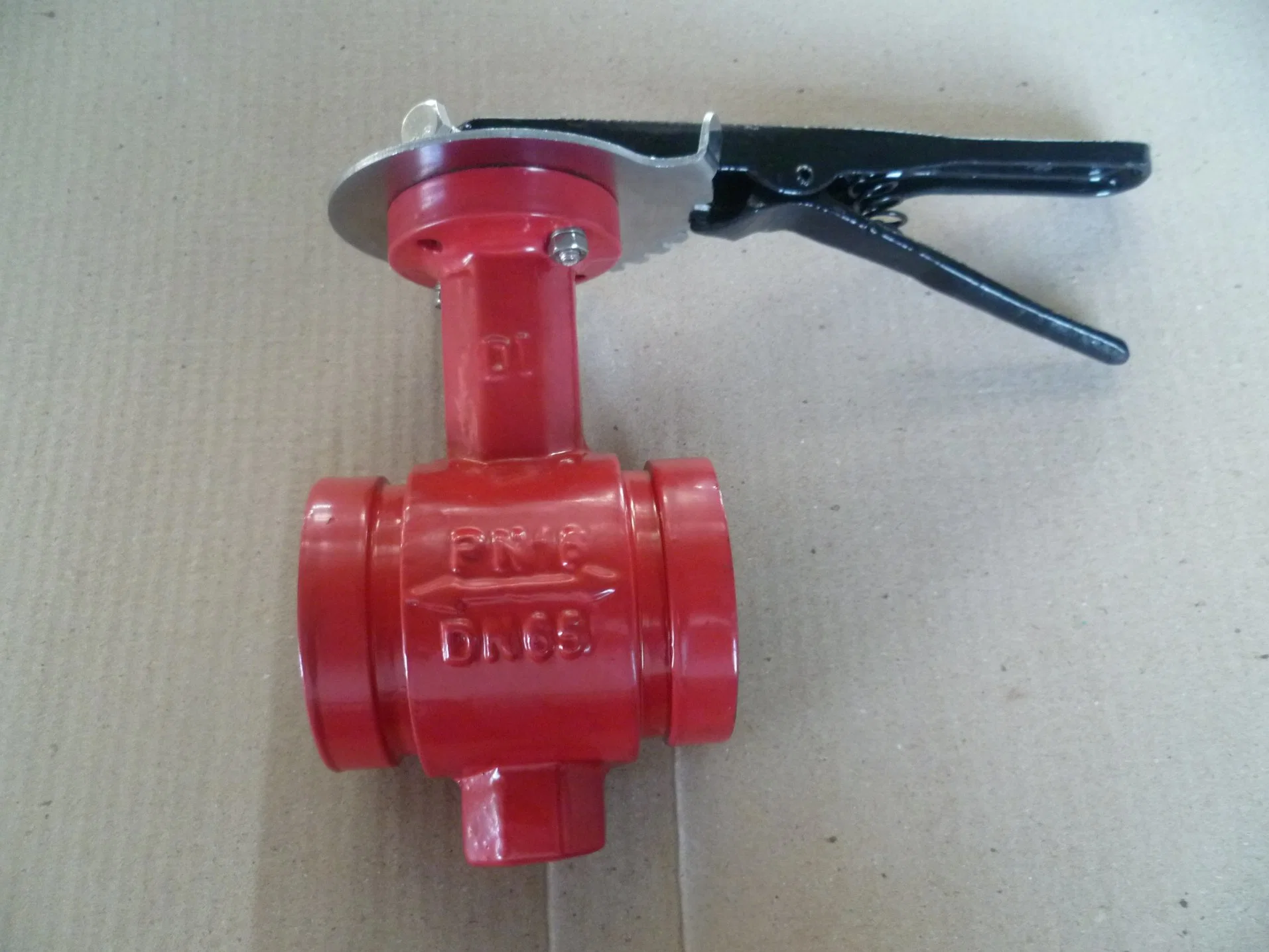 DIN/BS/Uni/ISO/ANSI Concentric Grooved End Butterfly Valve