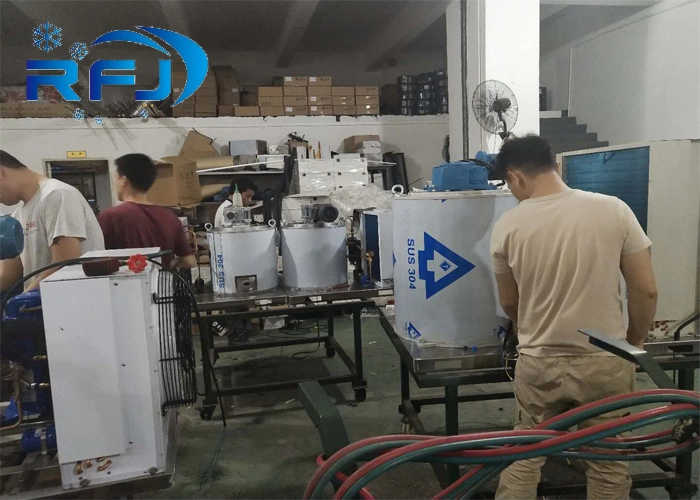 China Top 1 Best Quality Flake Ice Machine (500kg/24hr - 60, 000kg/24hr)