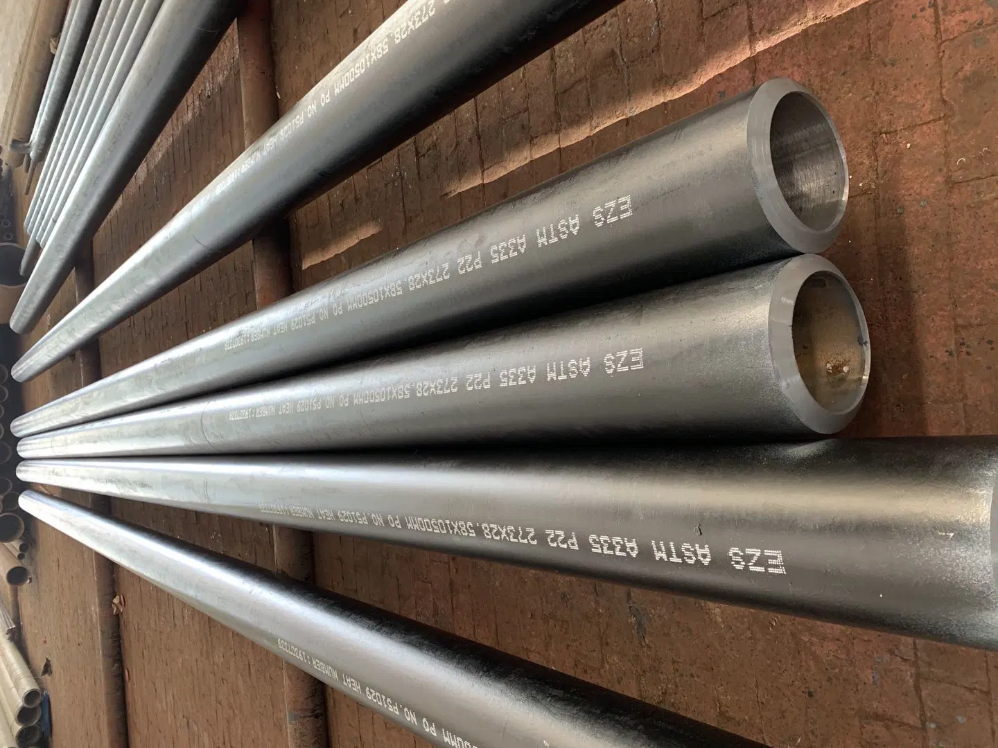 ASTM A355 P1 P2 P5 P9 P11 Alloy Seamless Steel Alloy Tube