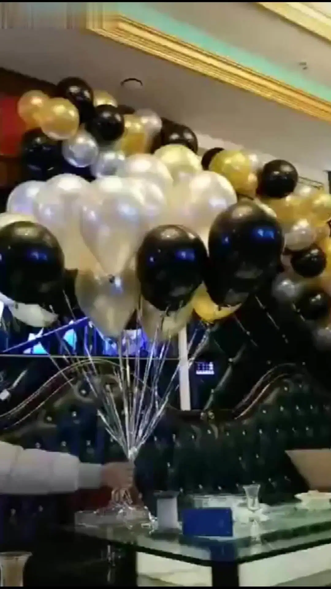 Wholesale/Supplier Happy New Year Balloon Set 12'' Black Gold Latex Confetti Balloons for Anniversary New Year's Party Decor Supplies