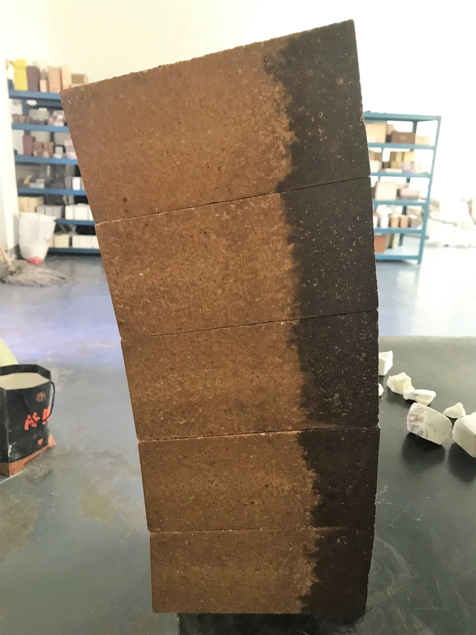 New type of insulation fire bricks for cement transition zone with two materials