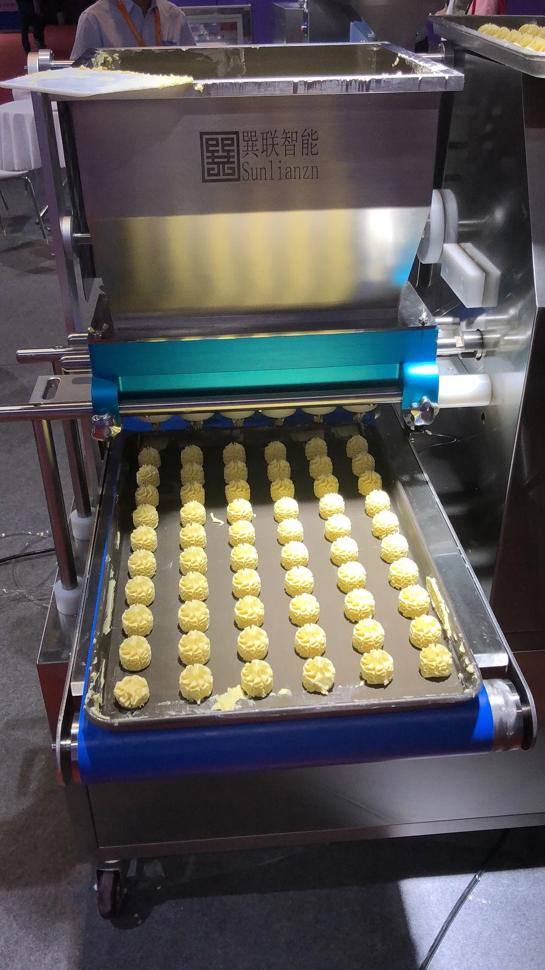 Small Rotary Multidrop Depositors Commercial Wire Cut Cookies Maker Machine