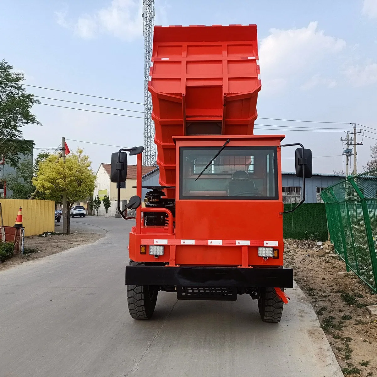 18 T Dump Truck for Mining or Construction - Heavy-Duty off-Road Mining Dump Truck