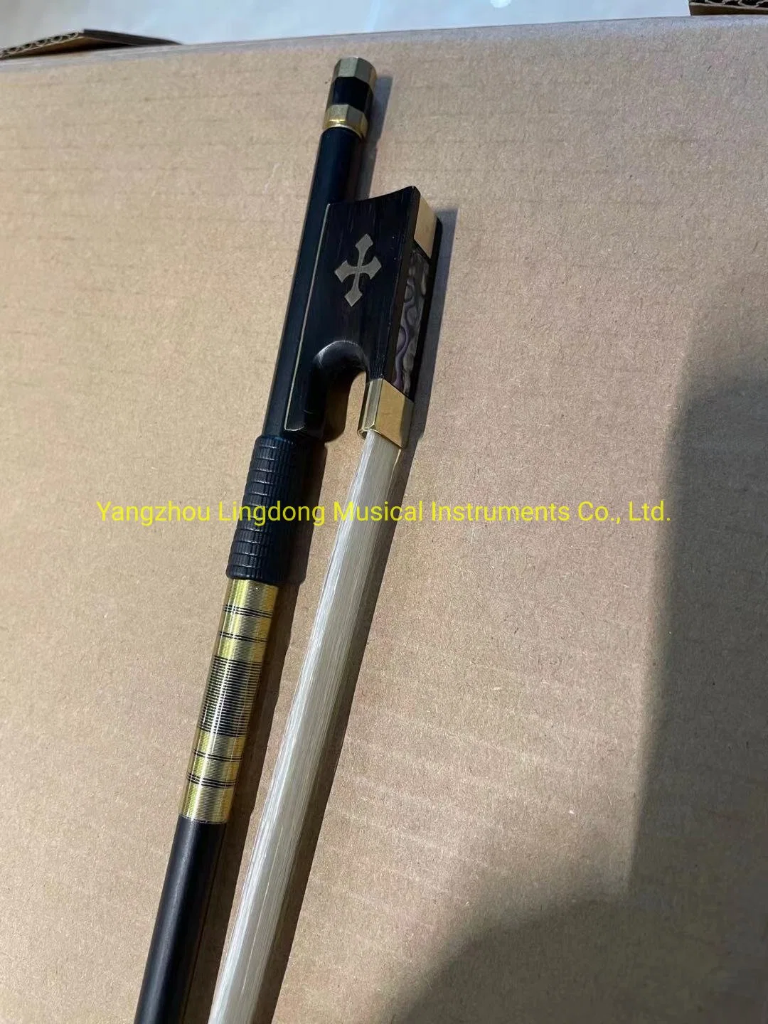Wholesale/Supplier Black Carbon Fiber Violin Bow in China