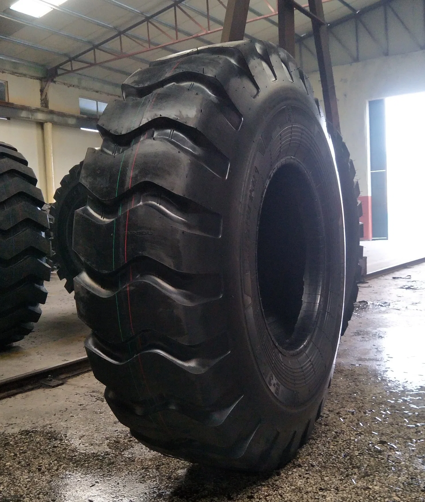 E3/L3 First-Class OTR Tire 17.5-25 20.5-25 23.5-25 26.5-25 29.5-25 for Loader Dozers Graders Articlar Dumper Trucks.