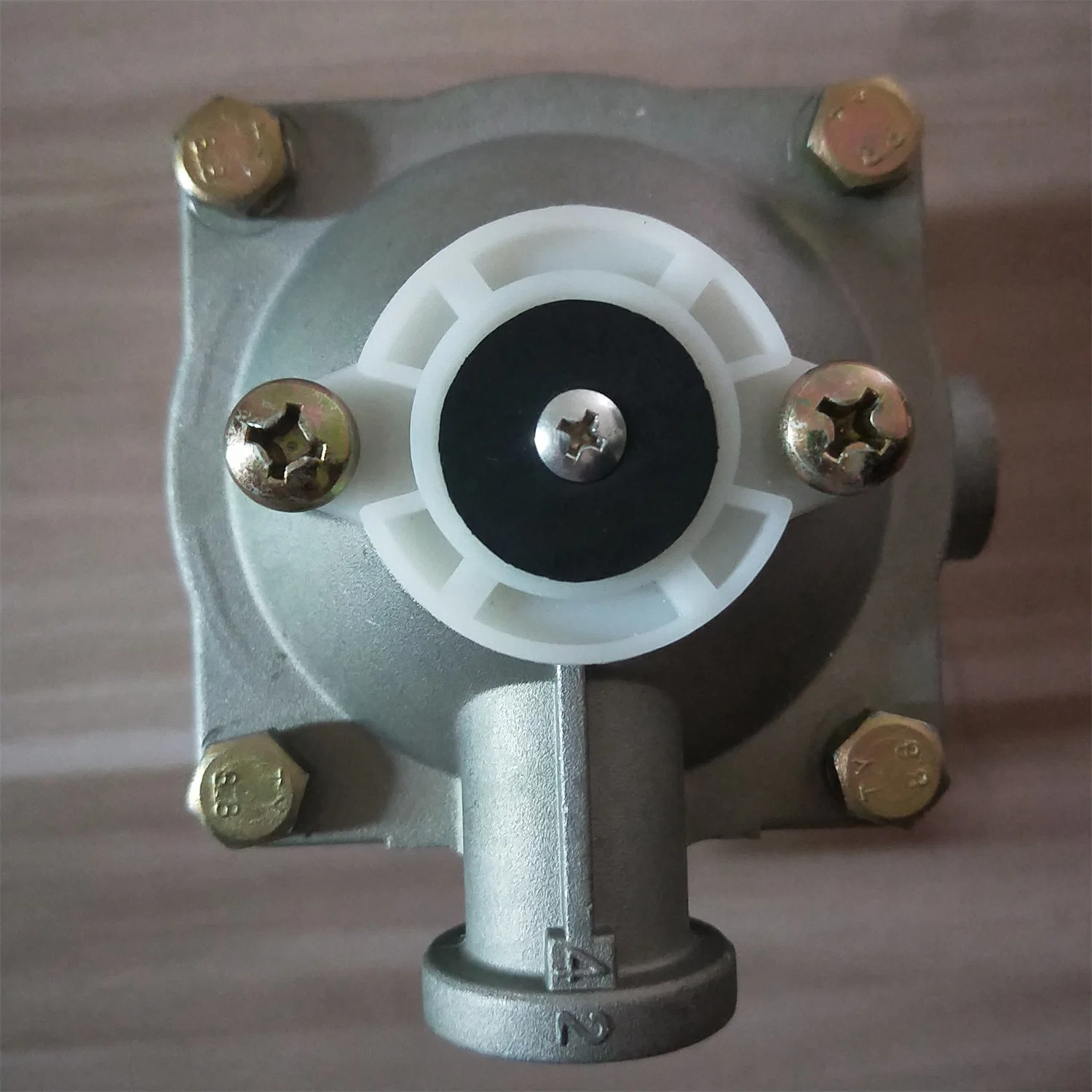 Exquisite Workmanship Trailer Control Valve Factory Wholesale/Supplier Price Trailer Control Valve for Truck Brake Valve