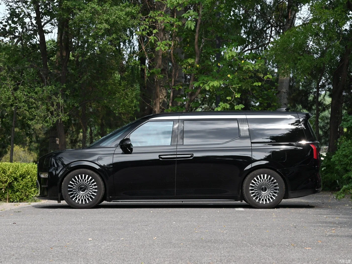 Zeekr 009 2022 me versão MPV novo carro usado com Veículo elétrico (EV) com carga rápida, 5 portas, 6 lugares, veículo da família