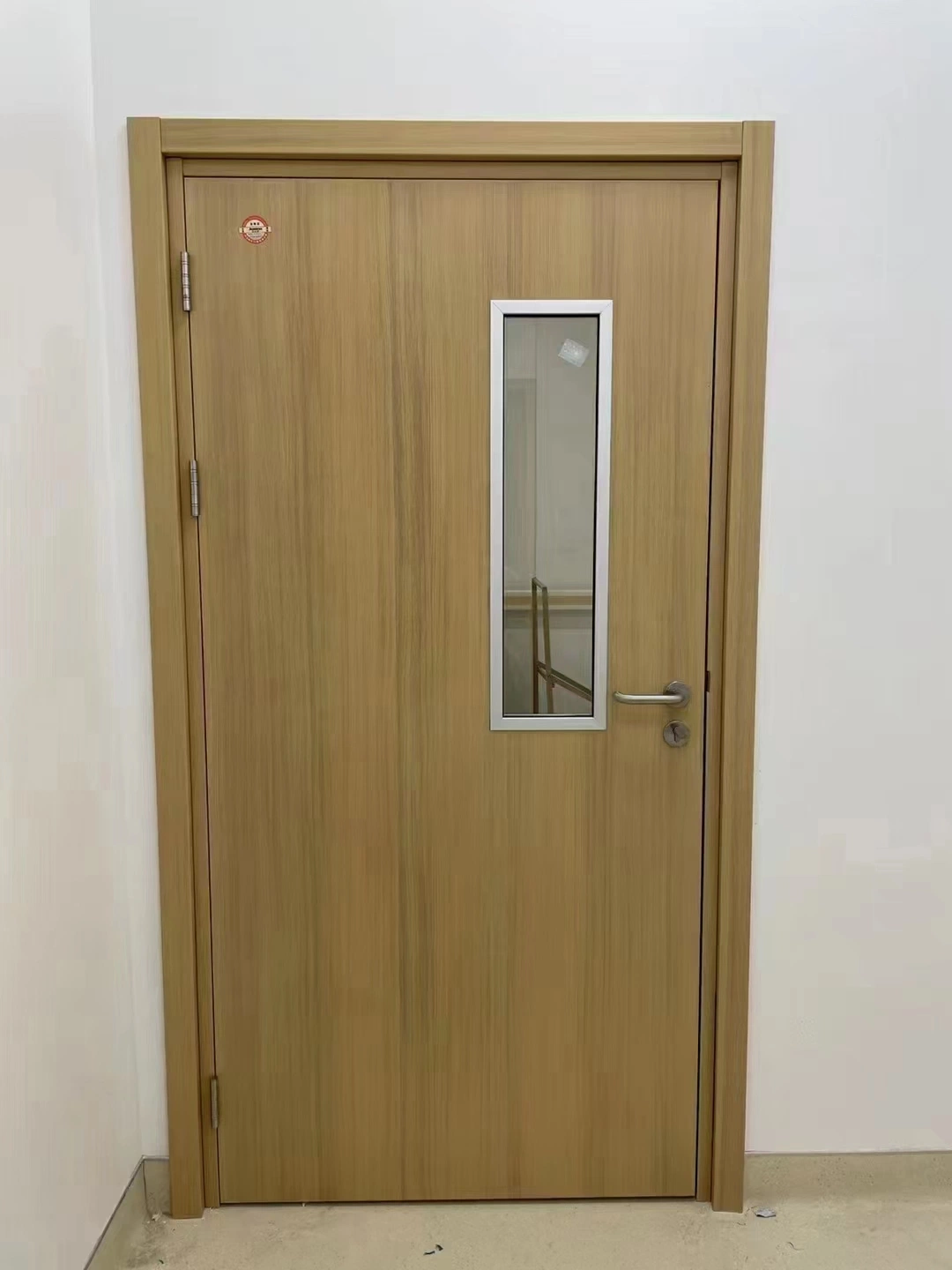 Hot sale intérieur de maison ignifugé porte en bois massif pour intérieur Portes d'entrée de cuisine de chambre dernier cri