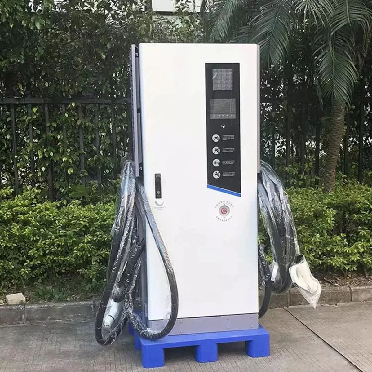 CE TUV Certified RFID Card DC Commercial EV Charger CCS1 CCS2 Chademo GB/T 120kw 160kw DC EV Fast Charger