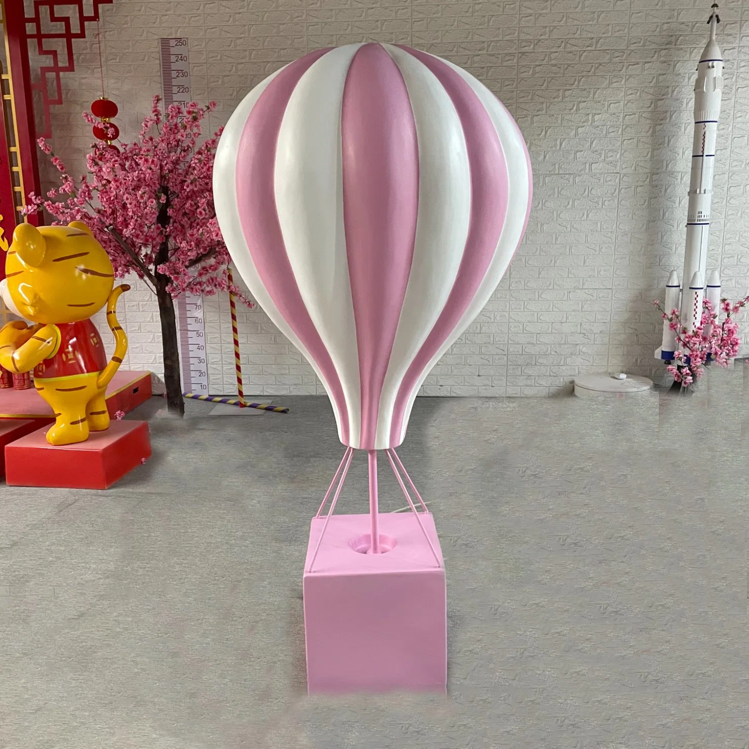 Support Customized Life Size Fiberglass Hot Air Balloon Decor for Wedding Decoration