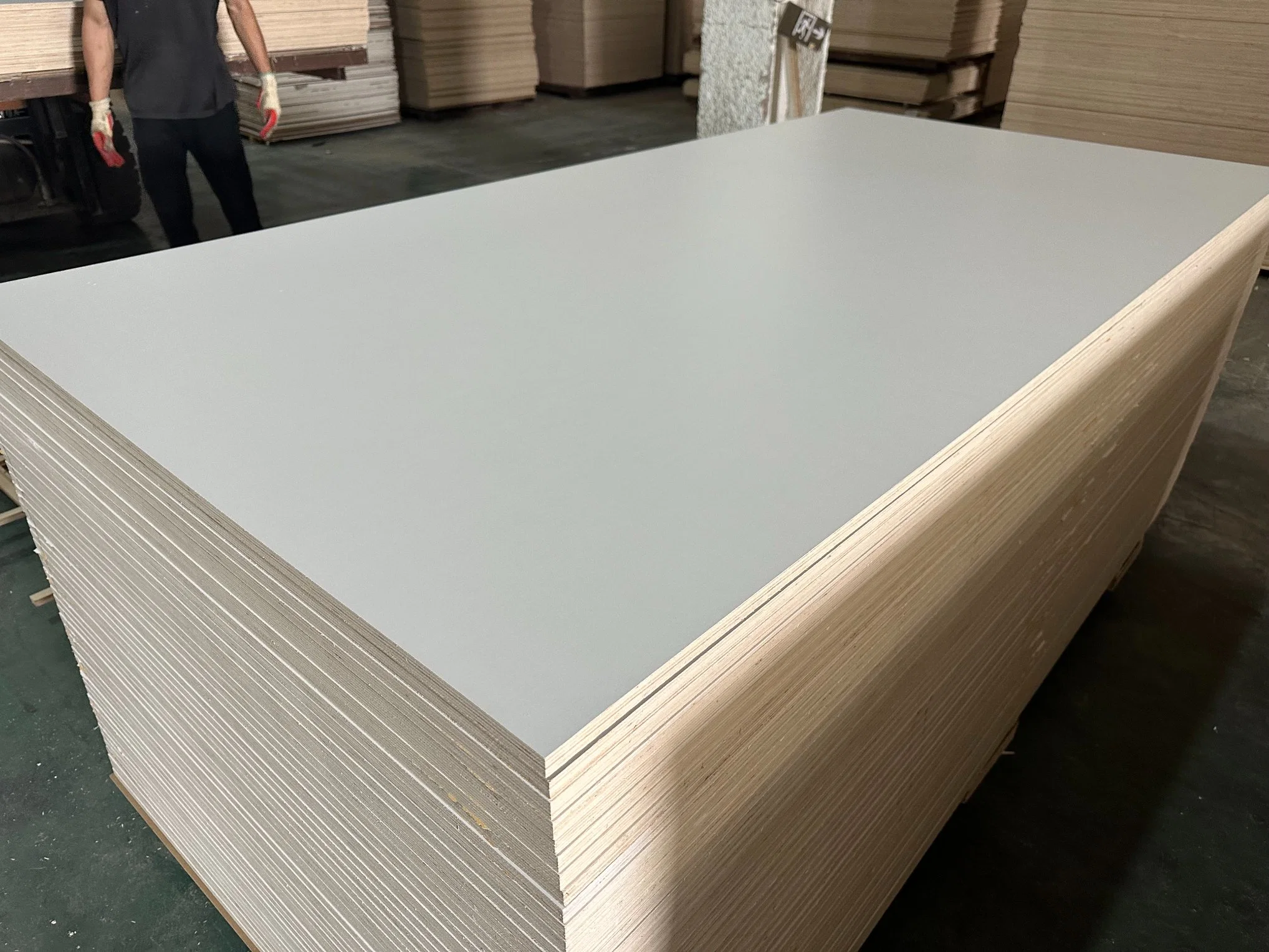 Smooth Matte Embossed Textured Prelaminated Melamine Impregnated Paper Faced Plywood