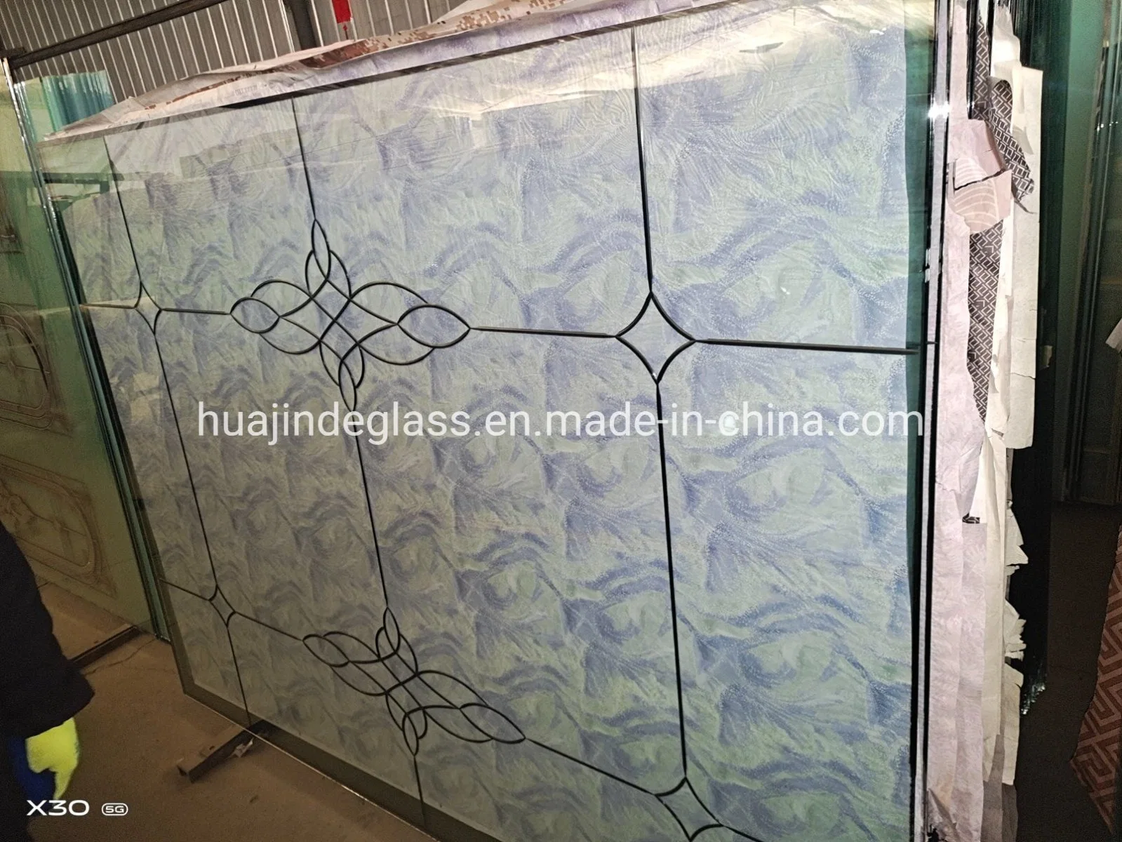 Customized Clear and Frosted V Groove Door Glass