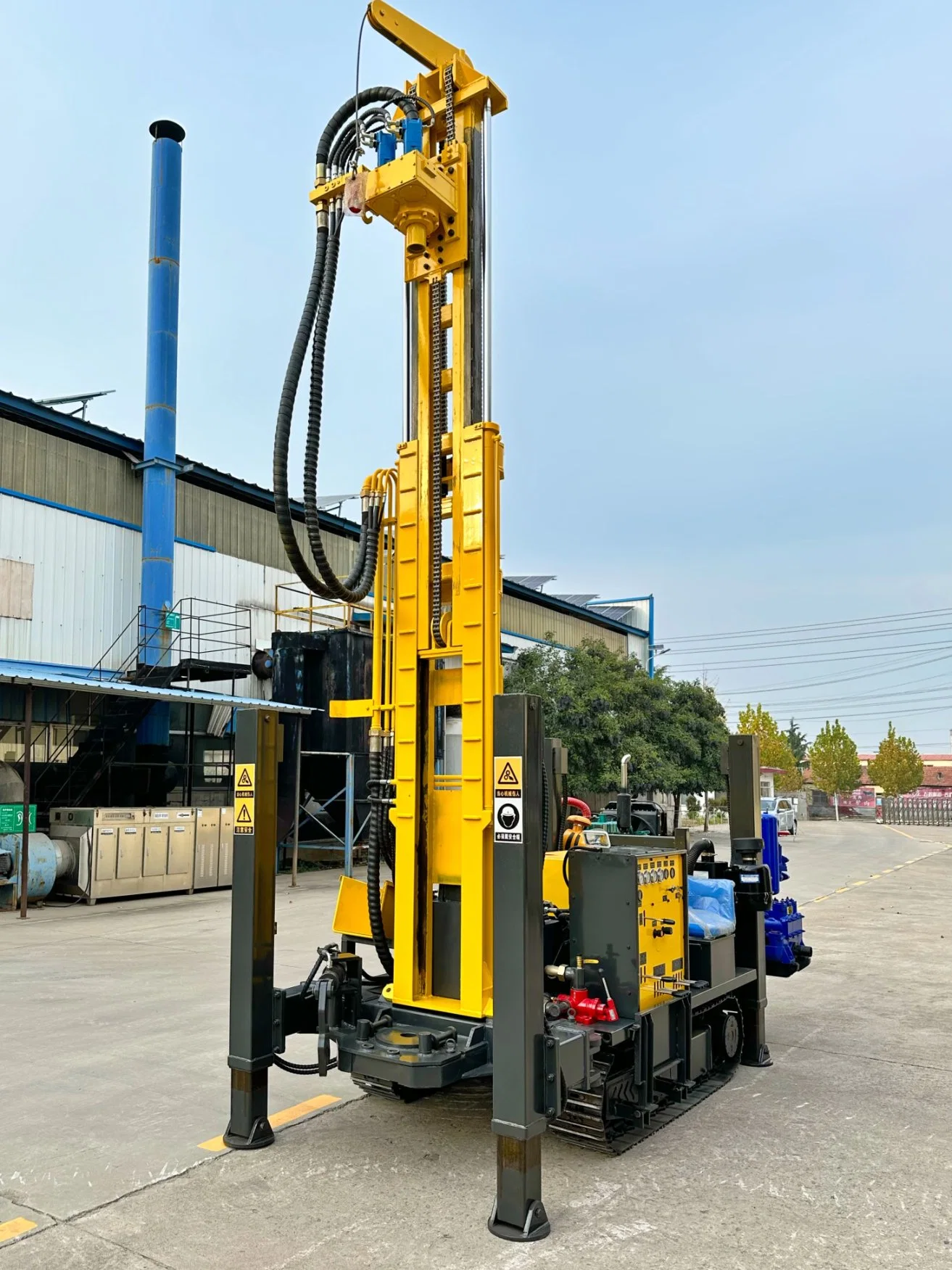 Preço barato Crawler montado DTH Drilling Rig 200m motor Diesel Perfuradora de poços de água Rig/Mina perfuradora de plataformas Máquina